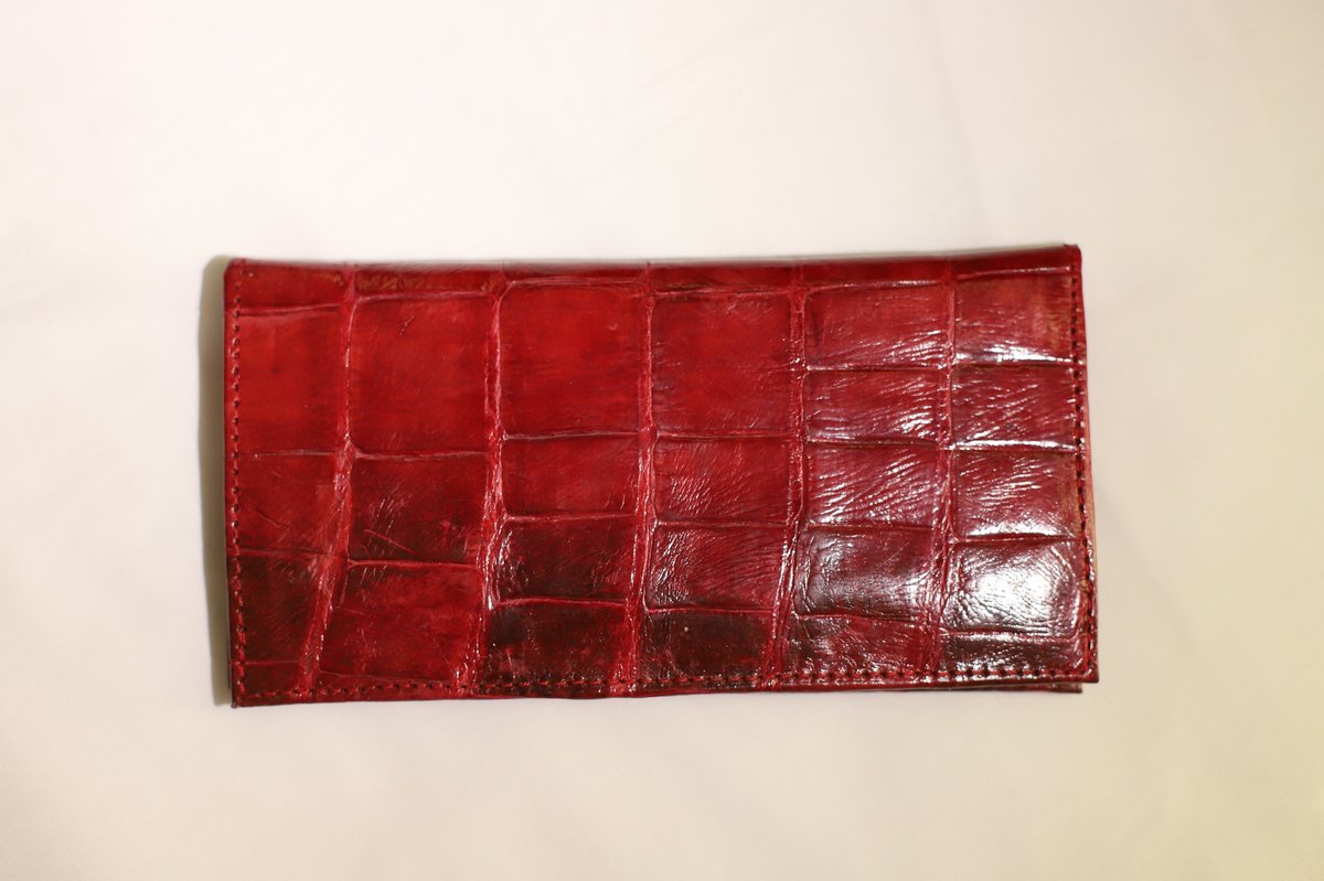 Portefeuille long crocodile rouge